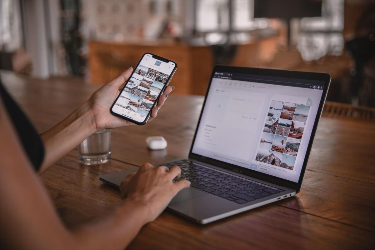 Devenir community manager : compétences, formations et débouchés
